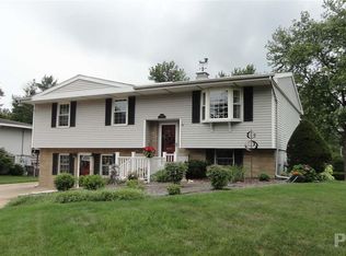 6031 N Rosemead Dr, Peoria, IL 61614