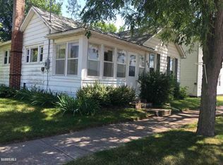 407 Elk St, Sabula, IA 52070
