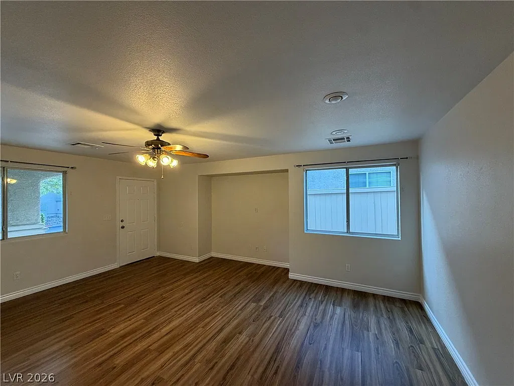 3 bed, 2.5 bath, 1486 sqft, $2,000 — Photo 4