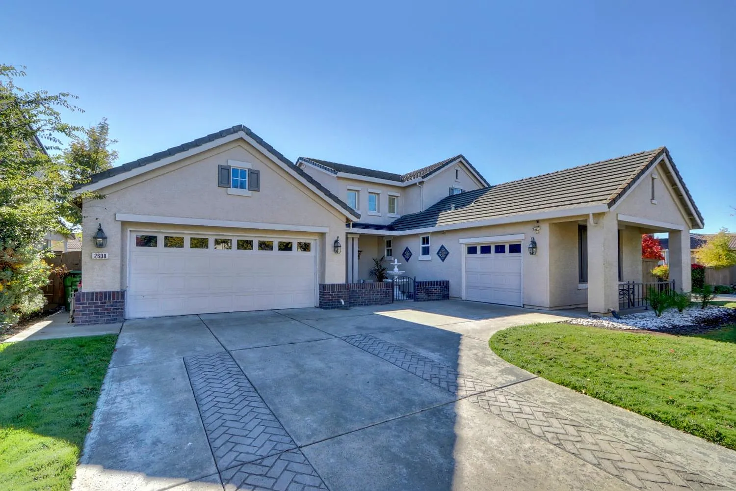 2600 Renwick Ave photo 1
