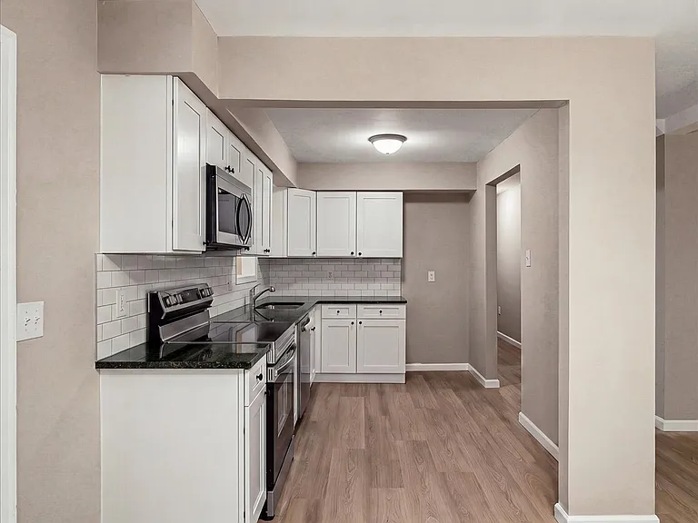 5617 Pembrook Dr — Photo 7