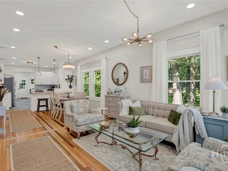 809 E Bolton St — Photo 8