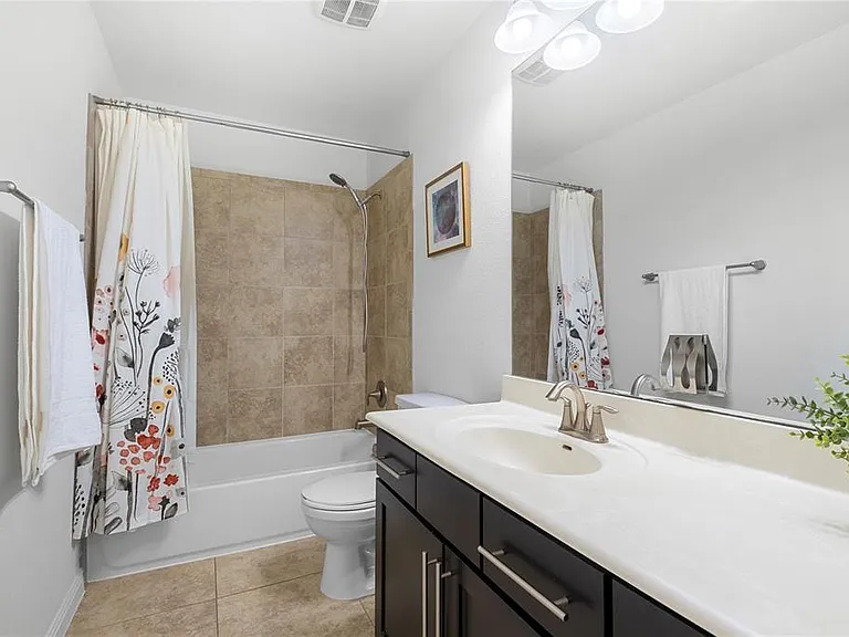 15201 Joseph Dr — Photo 30
