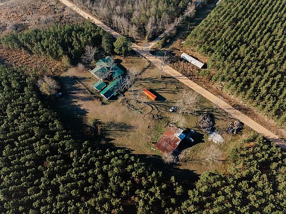 3rd image of 858 Hoke Ogden Rd