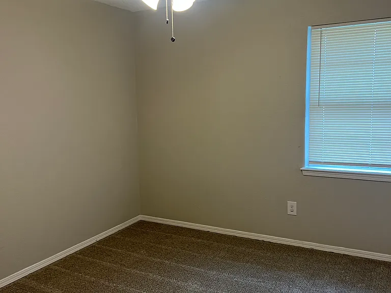 4909 Cinderella Dr — Photo 12