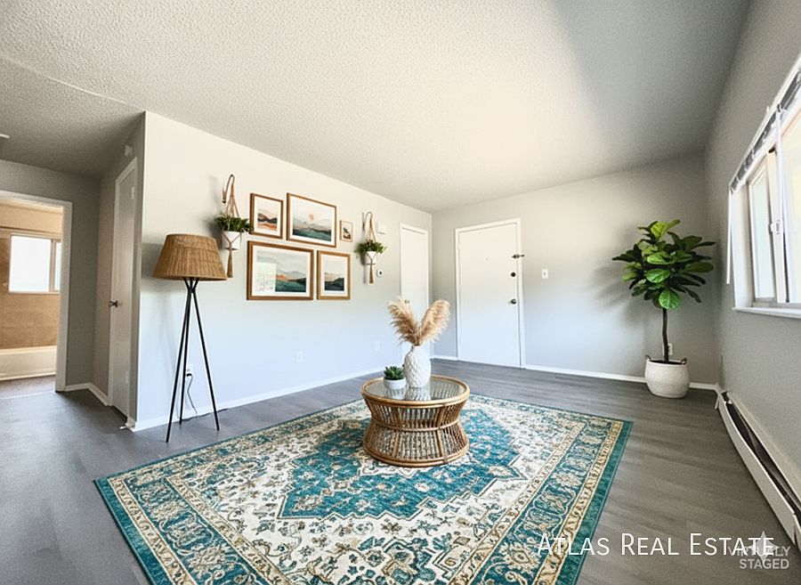1st image of 4319 Dewey Dr APT 1
