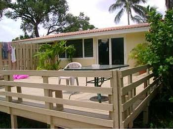 5th image of 920 SW 16th Ct