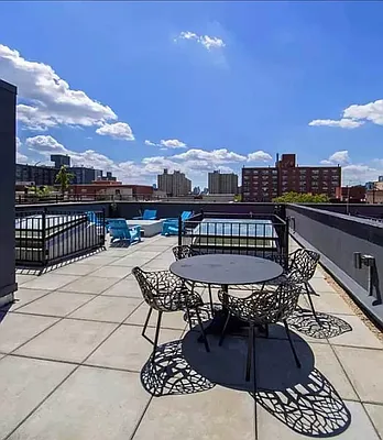 Rented by Jonis Realty | media 9