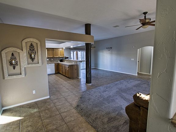 4th image of 4067 Bluegrass Dr