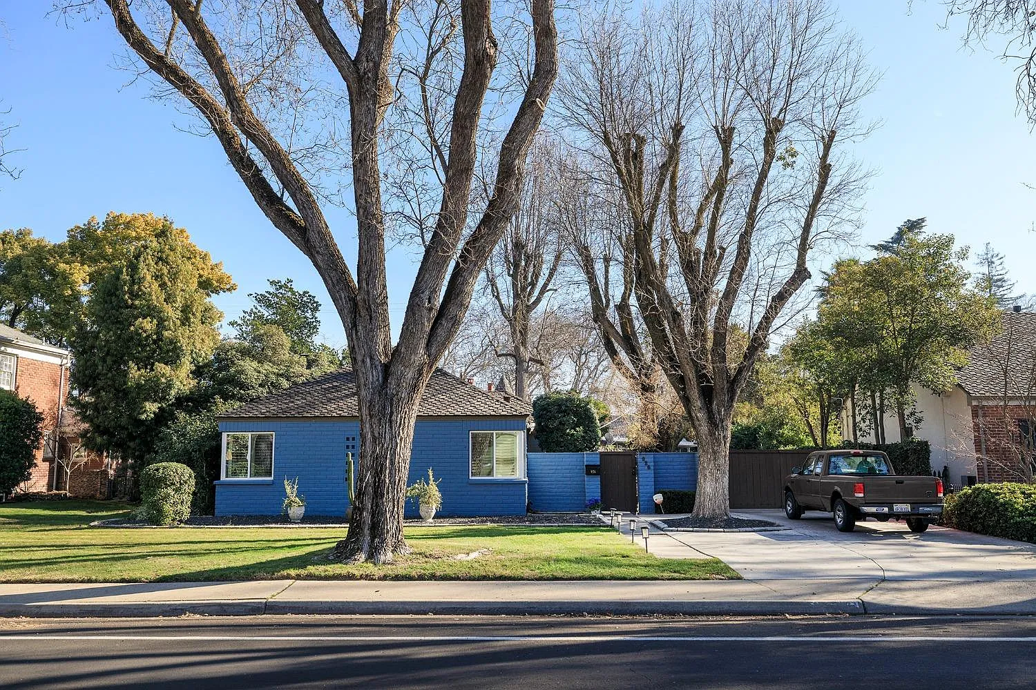 926 Sycamore Ave photo 1