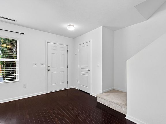5th image of 2931 Berkeley Springs Pl