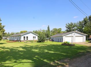 308 8th Ave, Reynolds, ND 58275