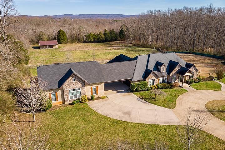 1st image of 170 Southern Woods Ct