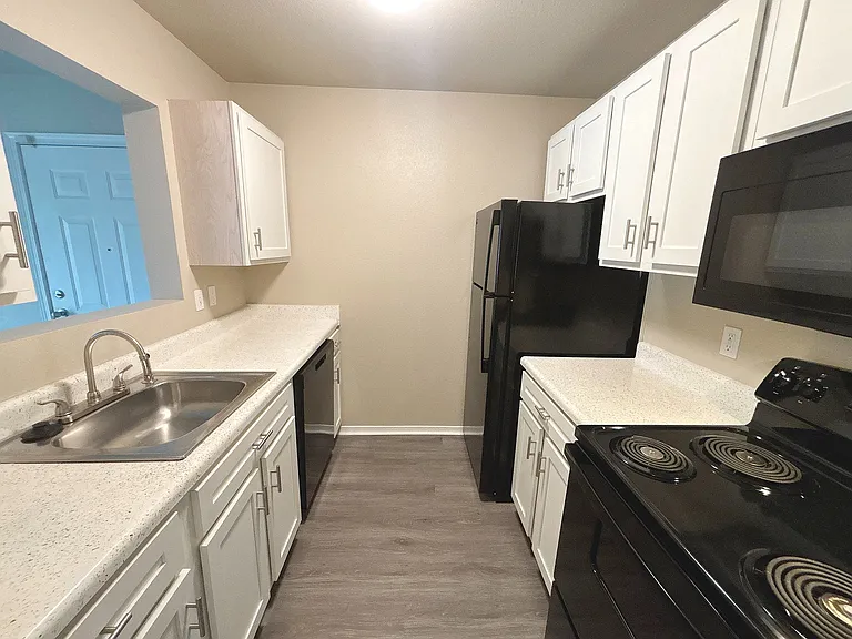 Bay - Kitchen