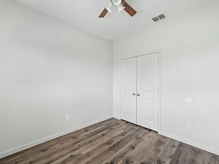 1709 E Tucker St #MAIN — Photo 12
