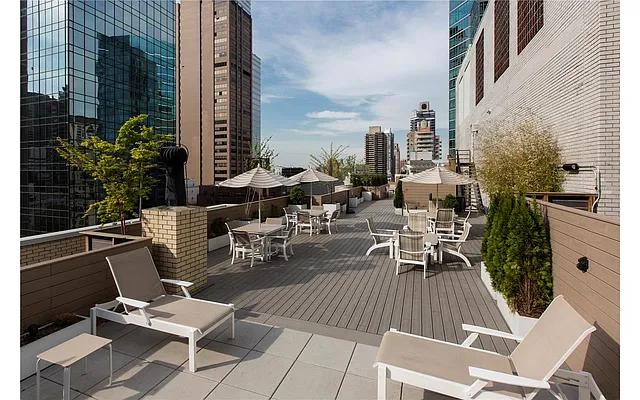 Sold by Compass | media 16