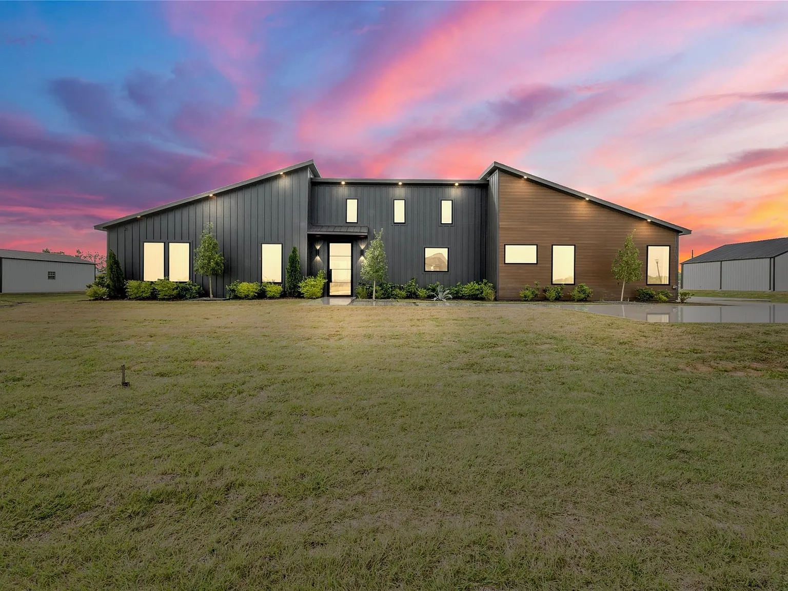 4 bed, 3.5 bath, $4,400 — Photo 1