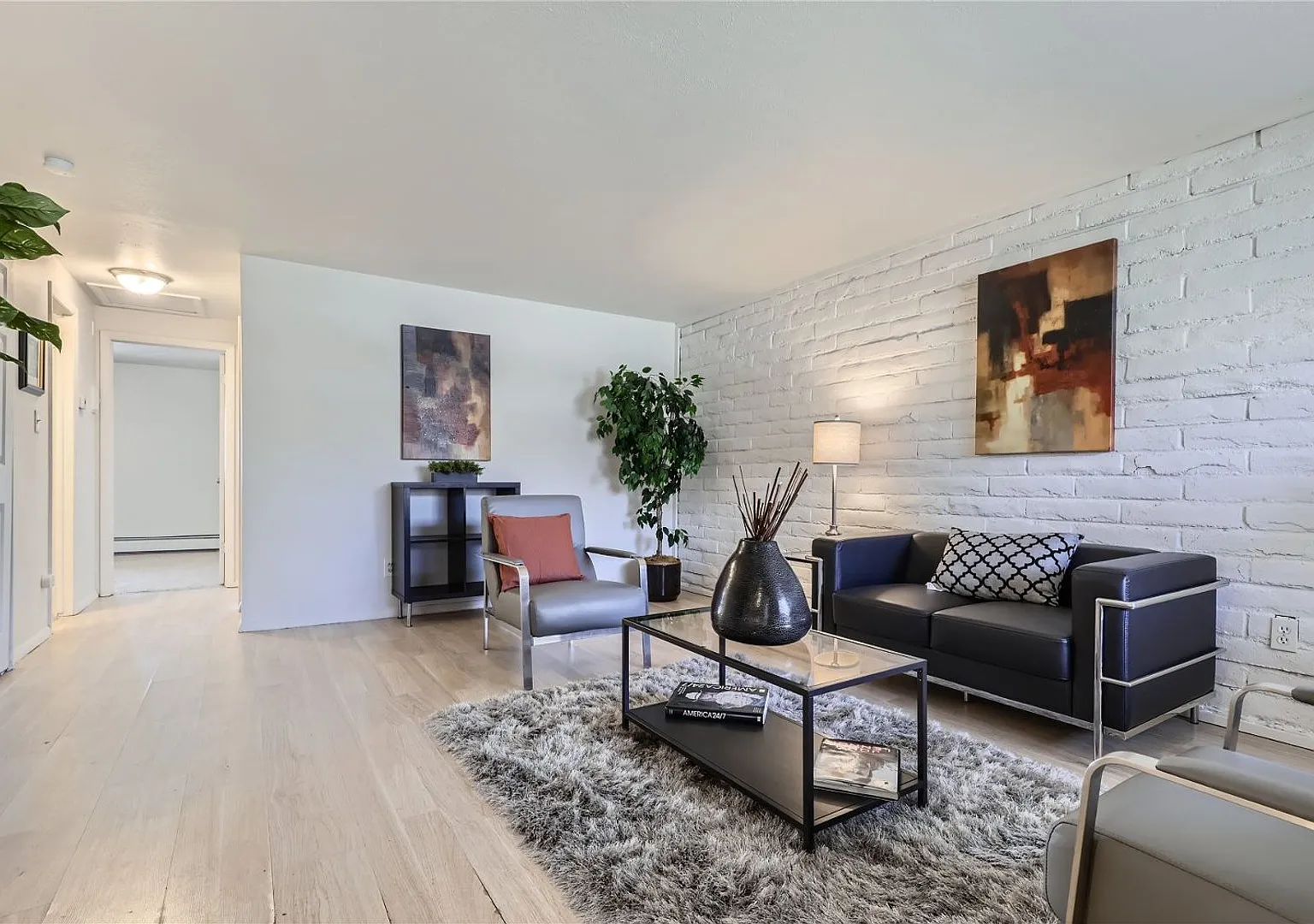 2 Bedroom 1 Bathroom Condo in Cherry Creek! — Photo 2