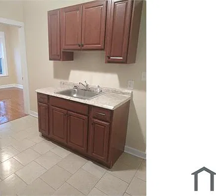 32 Vine St — Photo 2