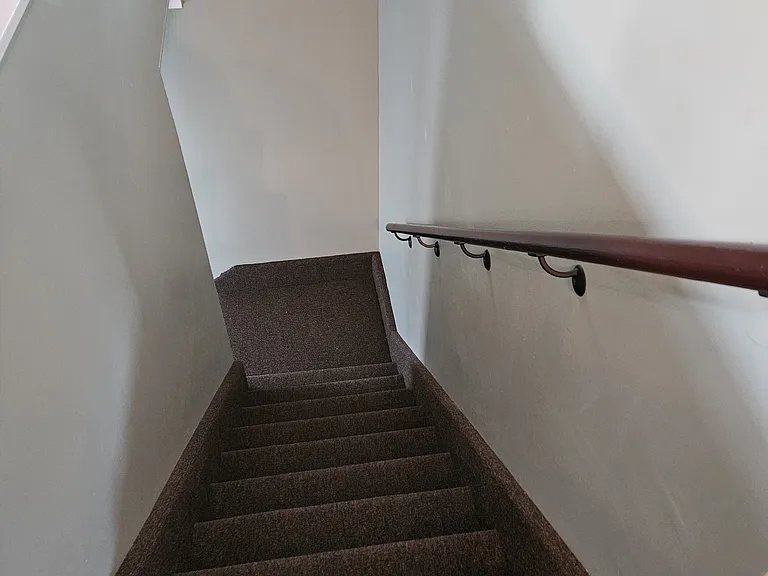 2ND FLOOR ENTRY