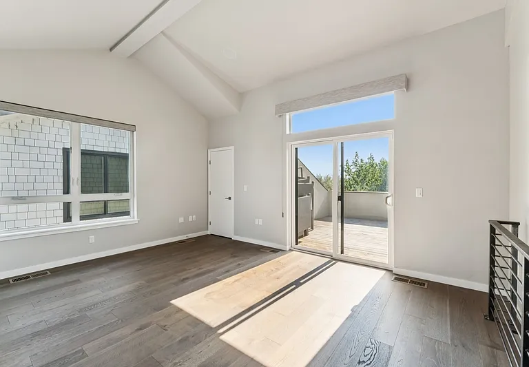 3520 N Prospect Ln #1 — Photo 33