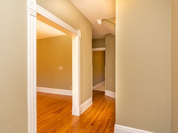 4th image of 1818 Ashland Ave APT 1