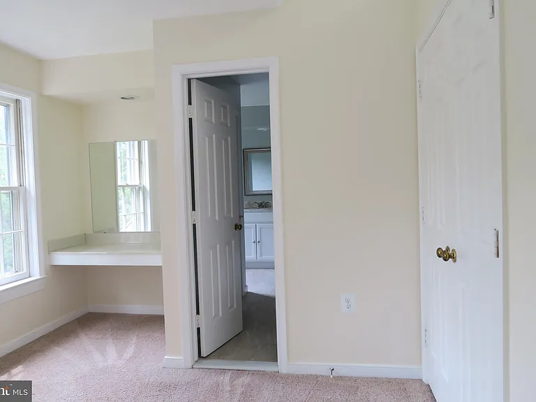 10295 Dunn Meadow Rd — Photo 30