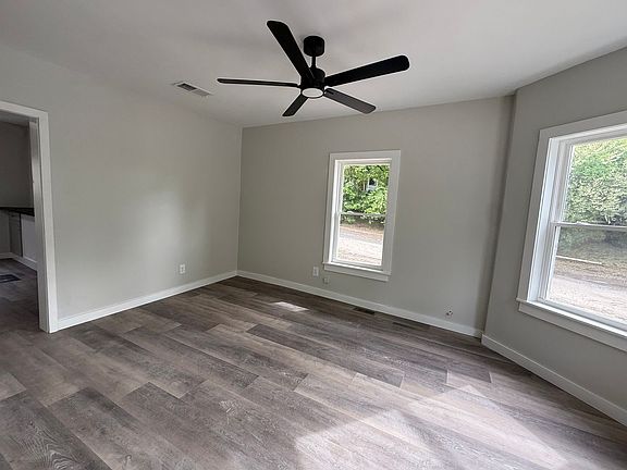 5th image of 186 W Bow St #B