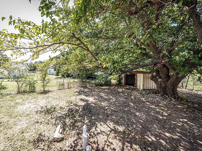 2408 NW Ozmun Ave — Photo 25