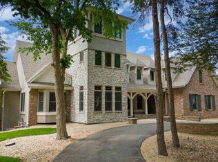 12711 Riverview Rd, Eden Prairie, MN 55347