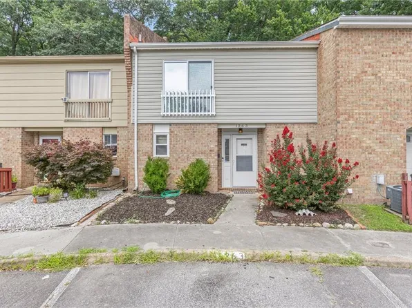 1263 Glyndon Dr, Virginia Beach, VA 23464