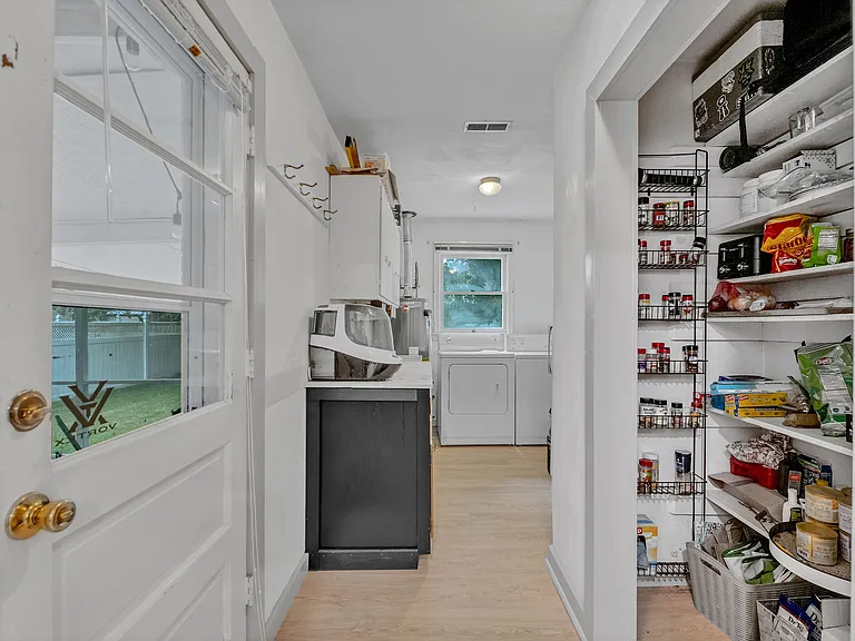 501 Euwanee Pl — Photo 24