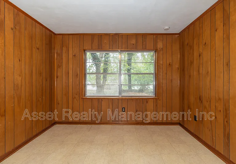 630 Colonial Dr — Photo 10