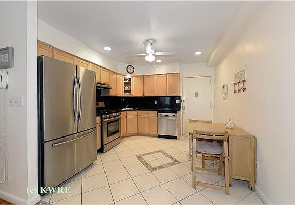 5th image of 115 Dahlgren Pl APT 1C