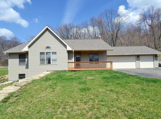 32720 Lost Hollow Rd, Cazenovia, WI 53924