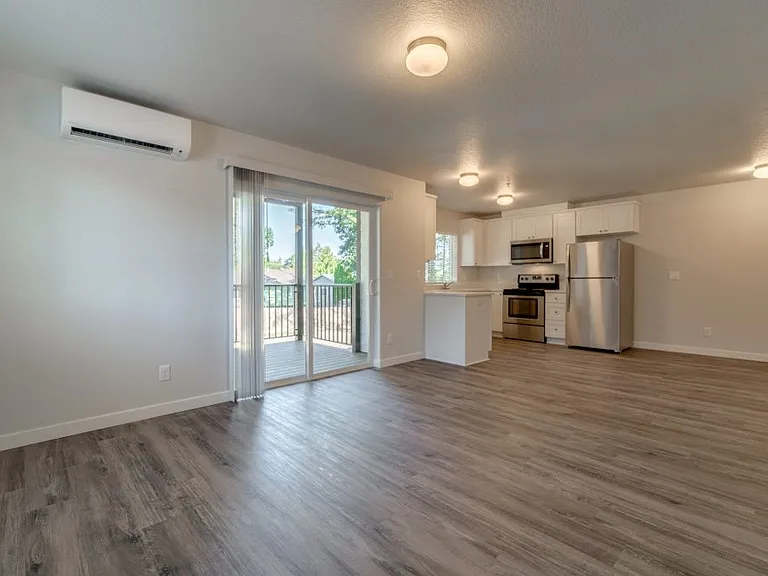 Riverbend Apartments — Photo 5