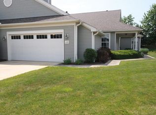 498 Hyannis Port Cir, Avon Lake, OH 44012
