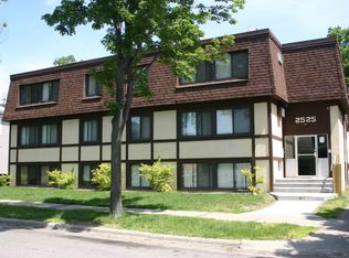 2525 Grand Ave S, Minneapolis, MN 55405