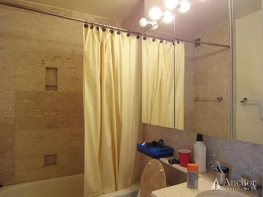 Rented by Anchor Associates | media 22