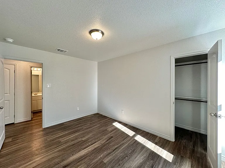 213 Dolphin Dr — Photo 18