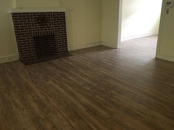 3rd image of 180 Blackburn Ave