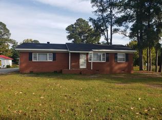 1207 Anderson Creek School Rd, Spring Lake, NC 28390