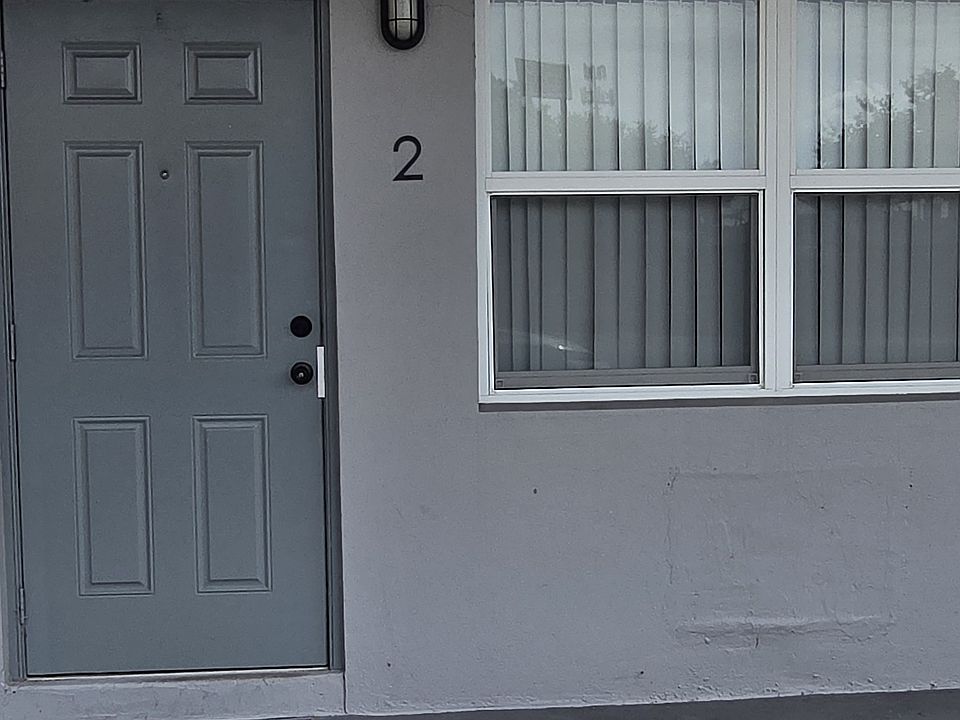 1st image of 1611 Green Ln APT 2