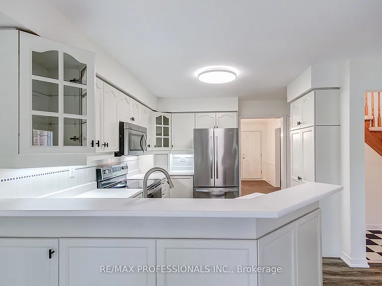 2145 Country Club Dr E #23 — Photo 8