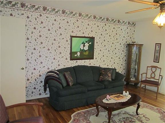 4th image of 726 Ballinger St