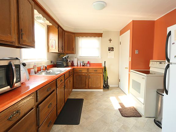 3rd image of 500 W 26th Ave