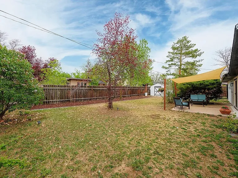 909 Willshire Dr — Photo 37