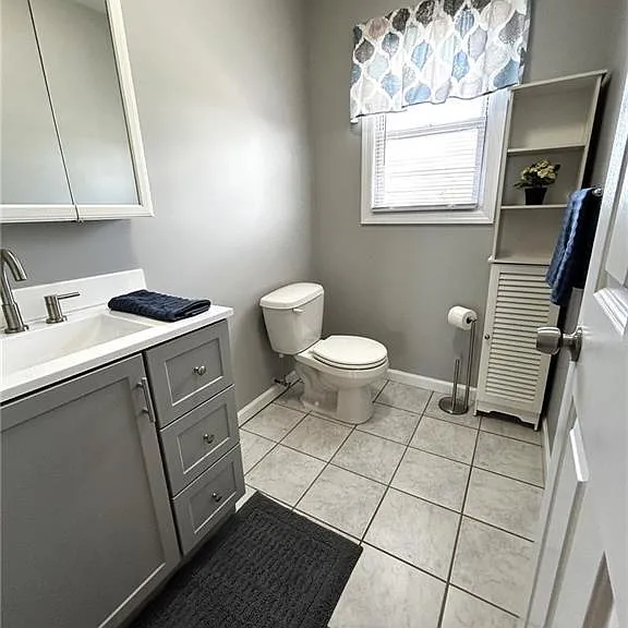 586 Jacques St — Photo 6