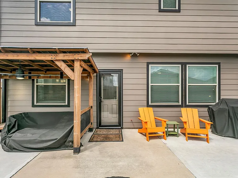 5338 Walker St — Photo 32