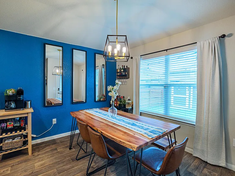 13721 Cantarra Dr — Photo 6